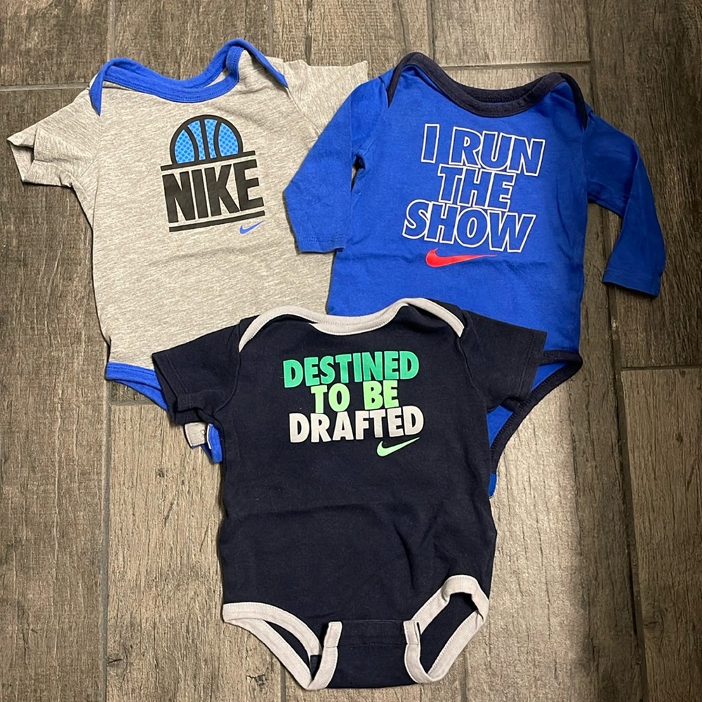 Nike Baby Onesie Bundle - size 3/6 month